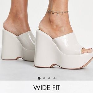 Simmi Wide Fit Platform patent mules in stone